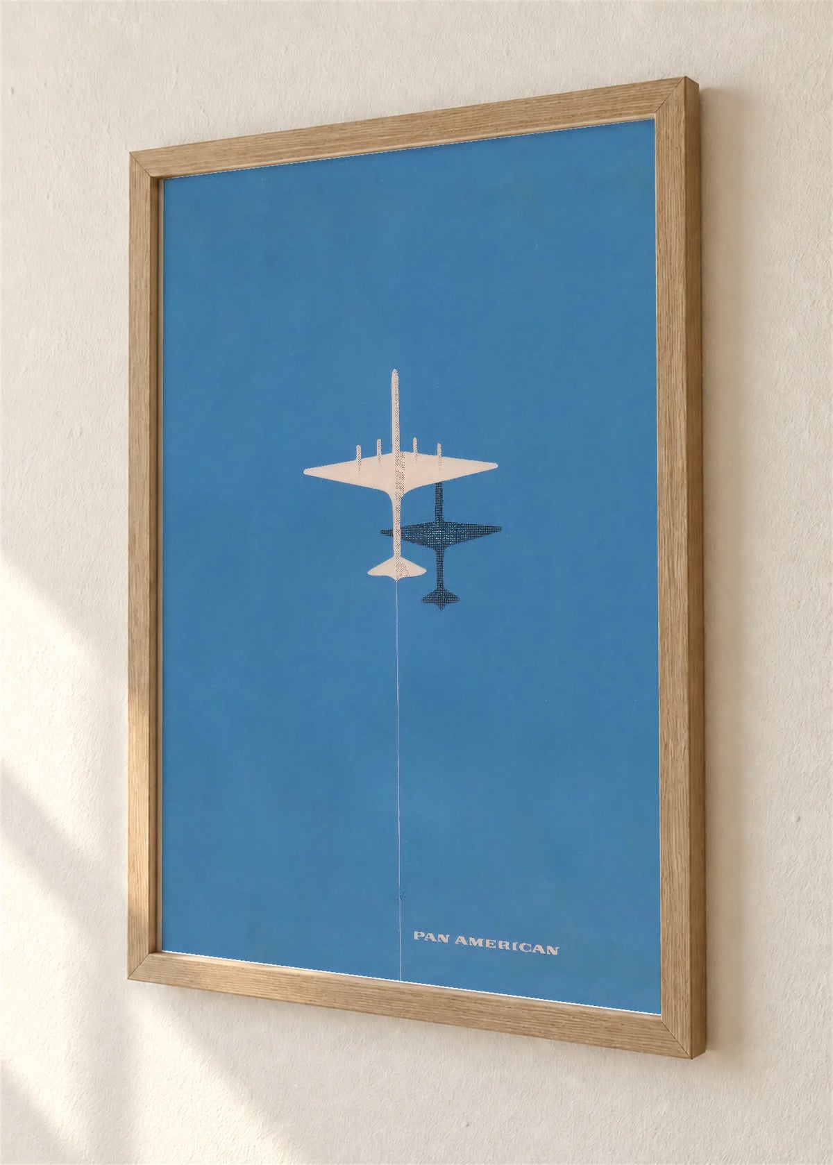 Pan American, mlaznjak i senka, braon ram, detalj