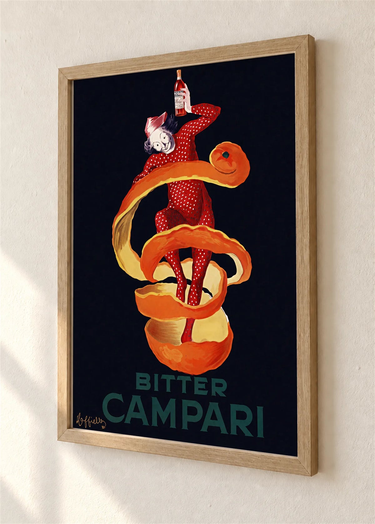 Bitter Campari, braon ram, detalj