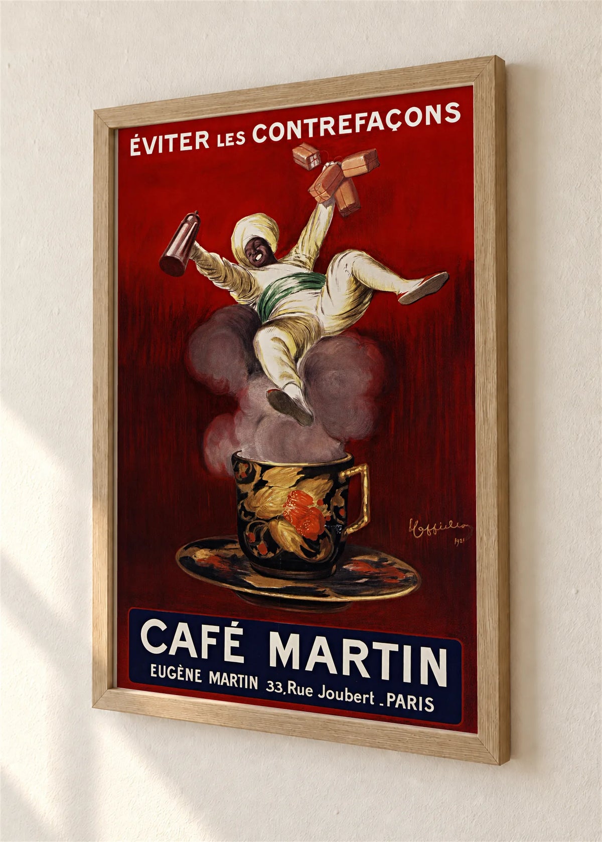 Café Martin, braon ram, detalj