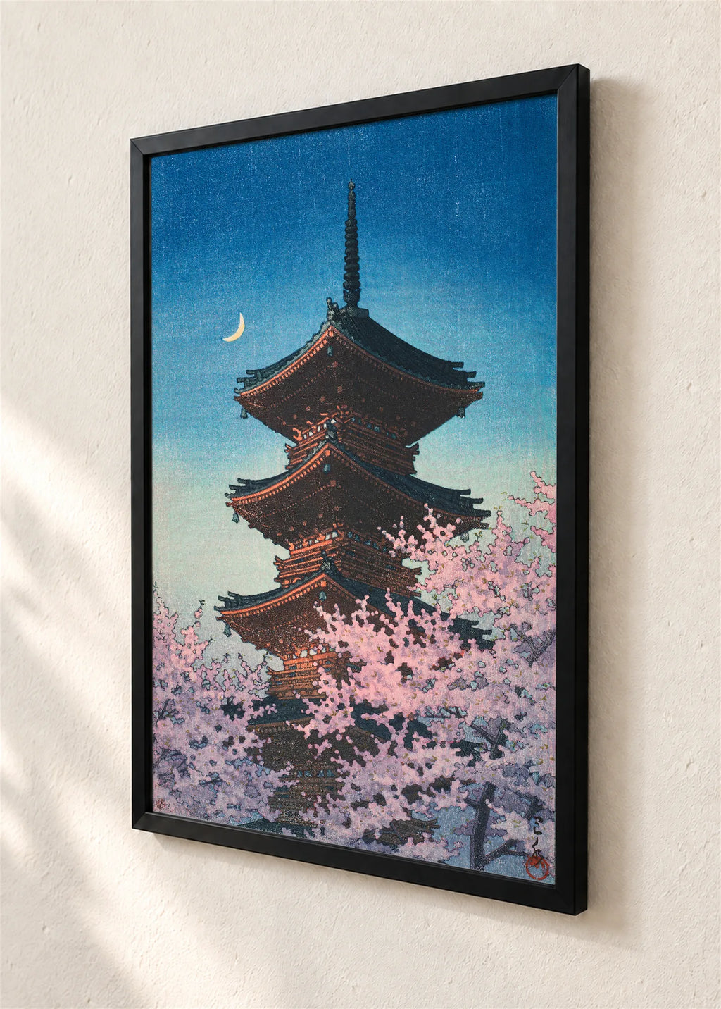 Pagoda, trešnje i mesec, crni ram, detalj