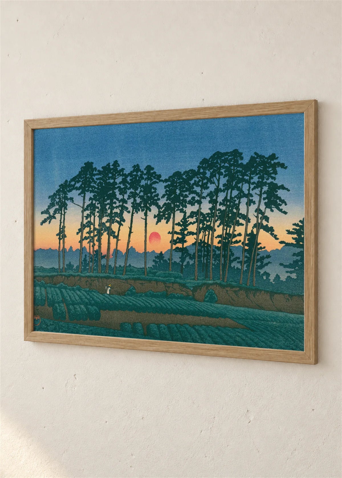 Borovi u polju na zalasku, braon ram, detalj