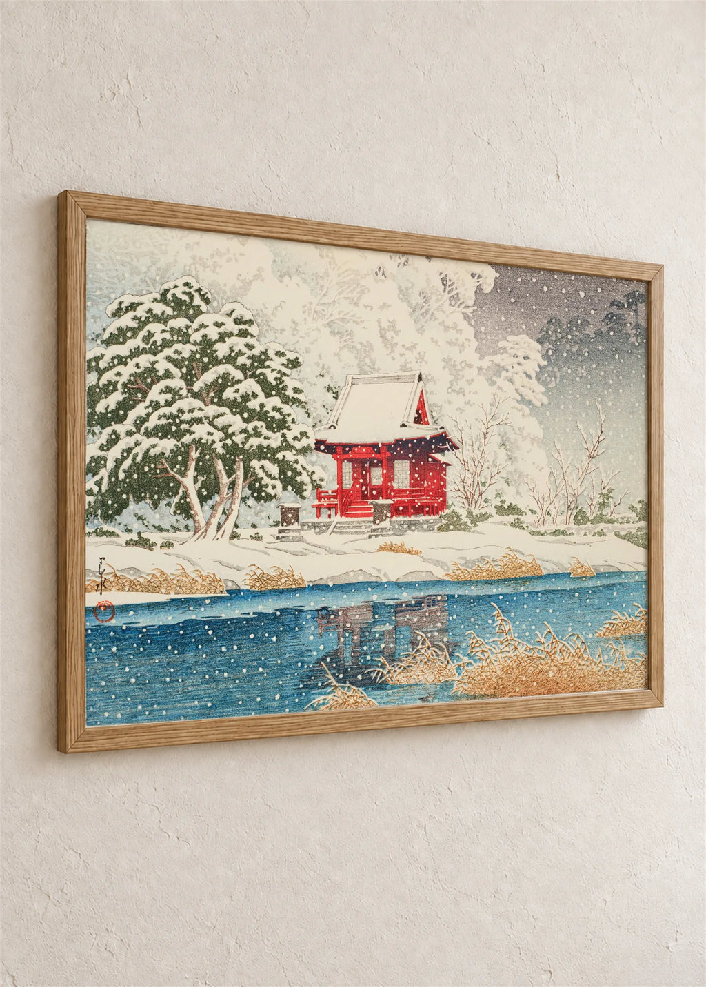 Svetilište Benten u snegu, braon ram iz ugla